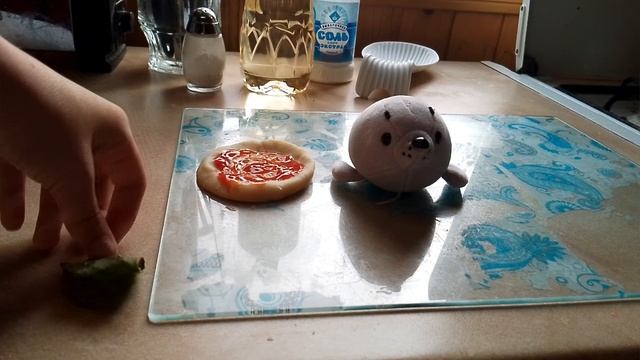тюленьчик готовит пиццу (мармеладч заметь)