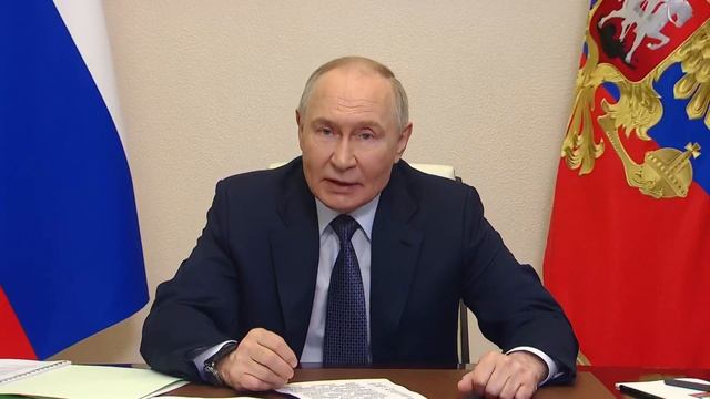 «Не предать корни!»:Путин заявил о войне за умы молодёжи и суверенитет России