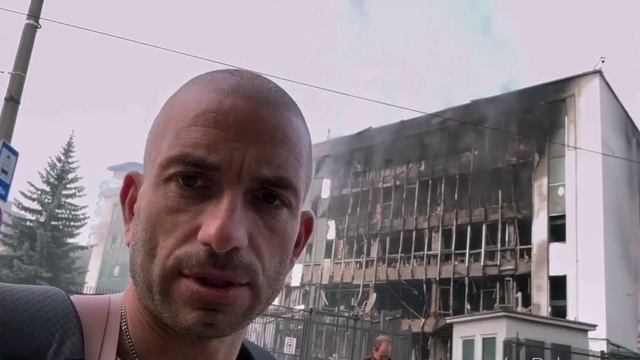 В Киеве прилетело по офисному зданию, в котором ранее располагался британский визовый центр.