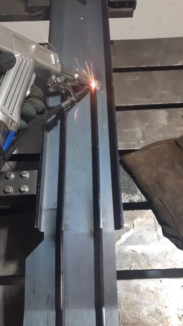 Сварка с использованием лазера #лазернаясварка #металлообработка #сварка  #cnc