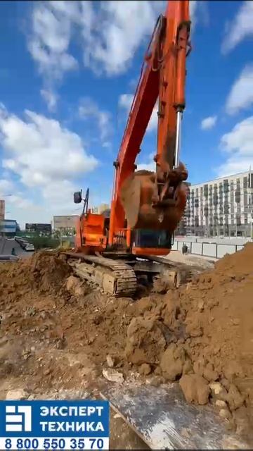 Экскаватор Lonking 6135 в работе 3