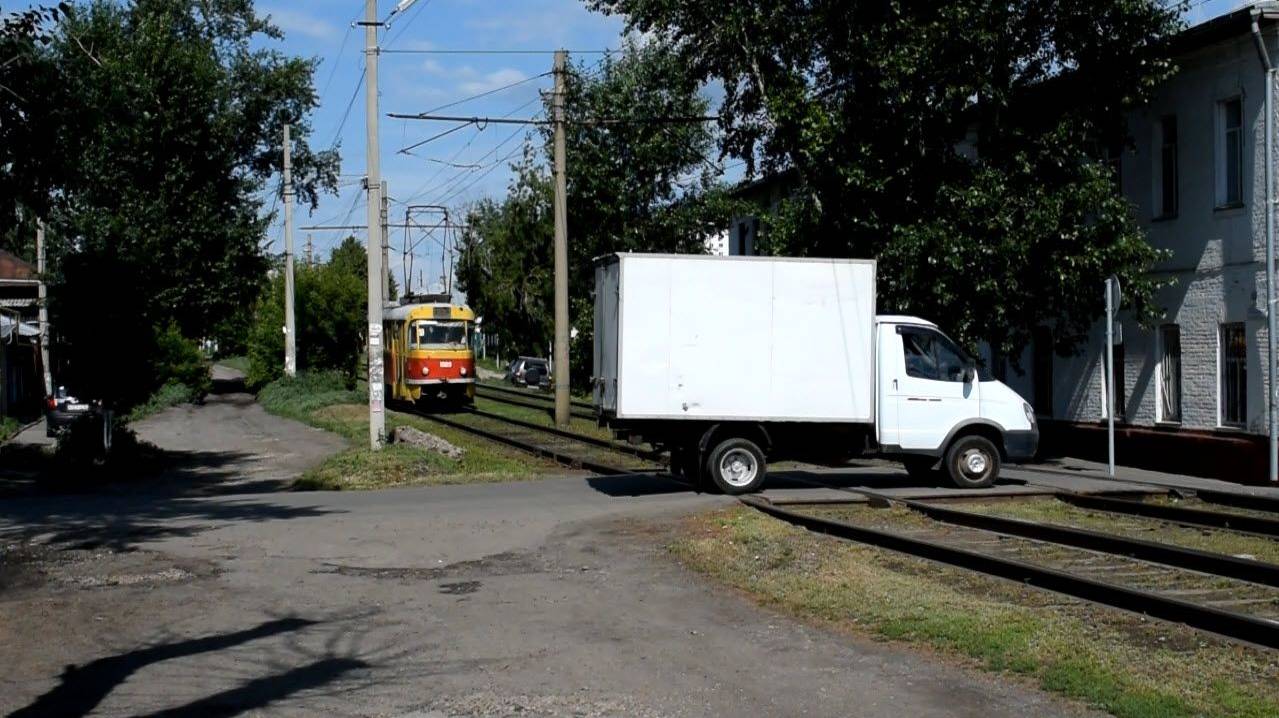 Трамвай Tatra T3SU-1089. Уступи дорогу трамваю! Газелист сохранился.