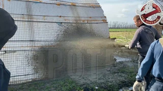Как происходит торкретирование 703 насосом в полевых условиях.