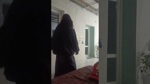 папа с сестрой танцют