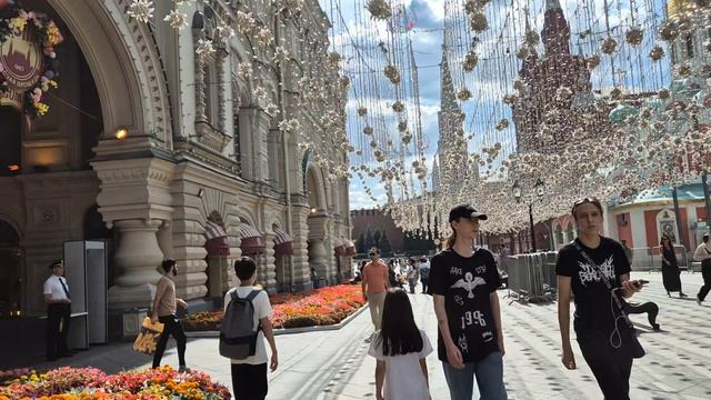 Идём в сторону Арбата