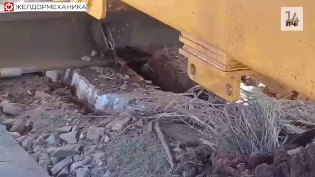 Путевая самоходная машина для смены железнодорожных шпал АЗШ.1000.24.01