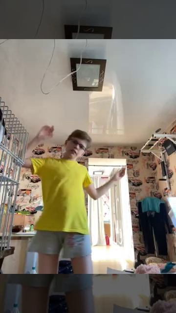 Танцую под песню и поставим на всю