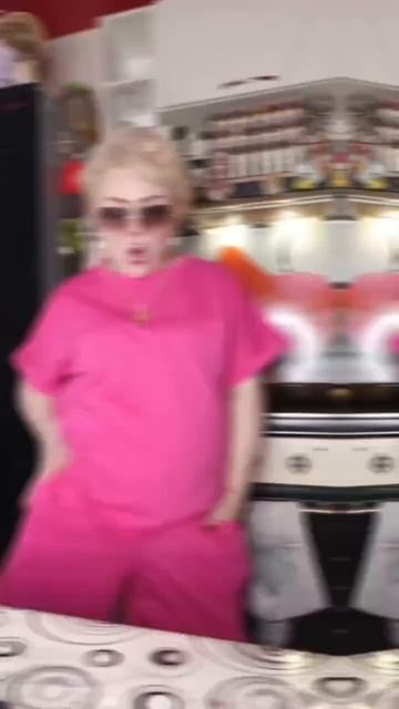ПРИВЕТУЛИ ДЕВЧУЛИ ! ТаНцУеМ))))!!!!!!!!!!