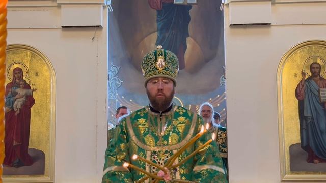 МИТРОПОЛИТ ИГНАТИЙ СОВЕРШИЛ БОЖЕСТВЕННУЮ ЛИТУРГИЮ В СВЯТО-ДУХОВСКОМ СОБОРЕ Г. САРАТОВА