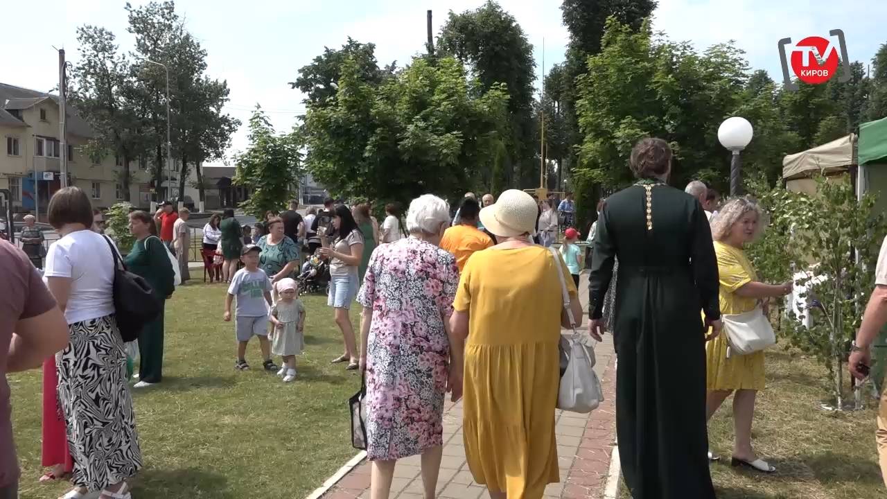 СВЯТАЯ ТРОИЦА. НАРОДНОЕ ГУЛЯНИЕ