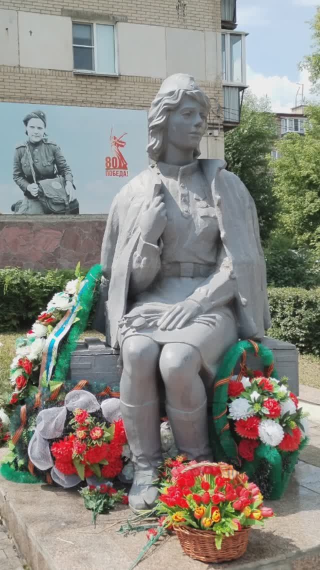 Памятник медсестре в Челябинске