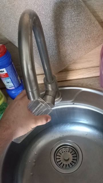 Как набрать воду в стакан