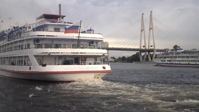 Отправление т/х "Санкт-Петербург от причала Уткиной за