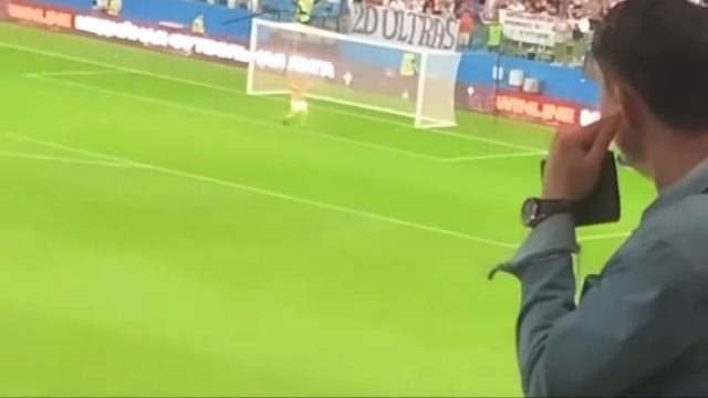 ВЫБЕЖАЛ НА ПОЛЕ ВО ВРЕМЯ МАТЧА 2DROTS - НА СПОРТЕ