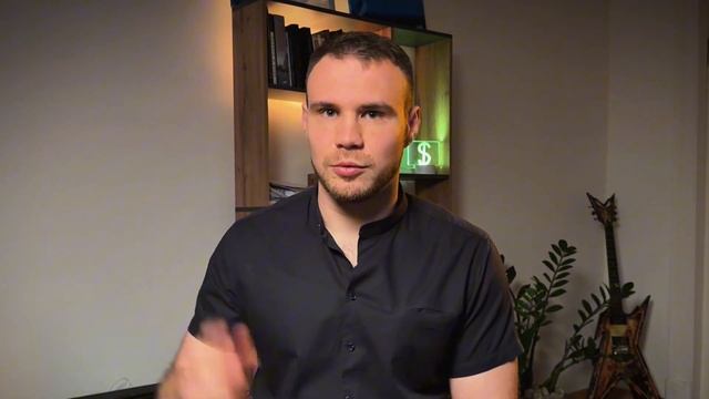 Что будет с курсом доллара в 2025 году? Покупать по 80 или
