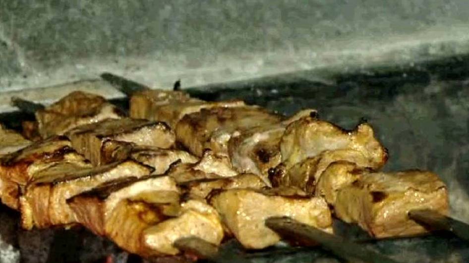 Сочинцев и туристов будут штрафовать за шашлыки на пляже