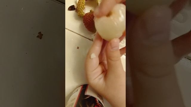 пробую личи