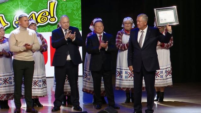 Виталий Агапов зәйлеләргә матур концерт бүләк итте