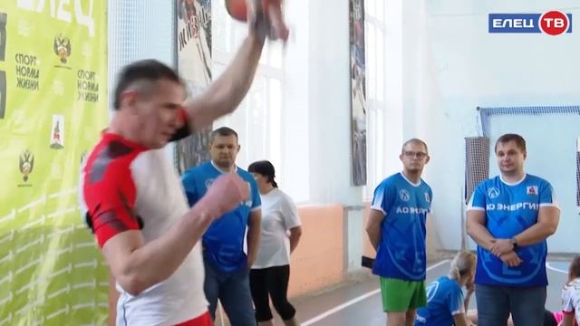 «Иду на рекорд»: единую неделю ГТО в Ельце продолжили испытания в силовых упражнениях