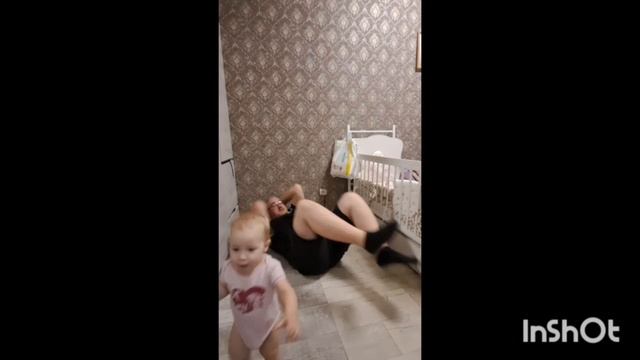 упражнение соединияем колени и локти