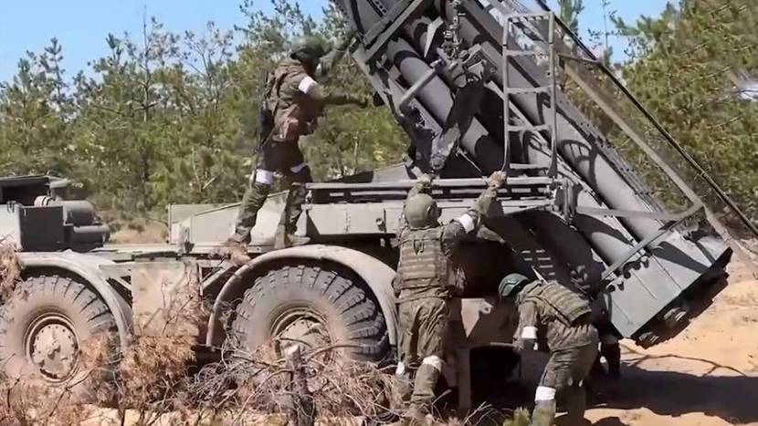 Расчет РСЗО «Ураган» уничтожил пункт временной дислокации ВСУ в зоне СВО