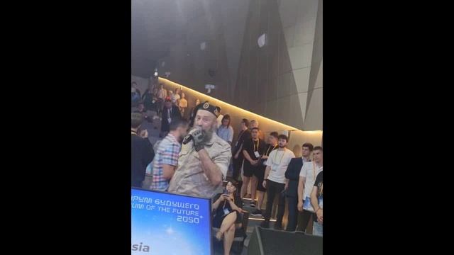 Народ  всё понимает, но не имеет рычагов, а кто ухватился за рычаг не слышит и не видит проблем