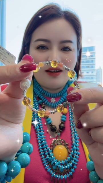 250610-13 Amber and Pearl Bracelet: Elegant Symbol in Vintage Movies