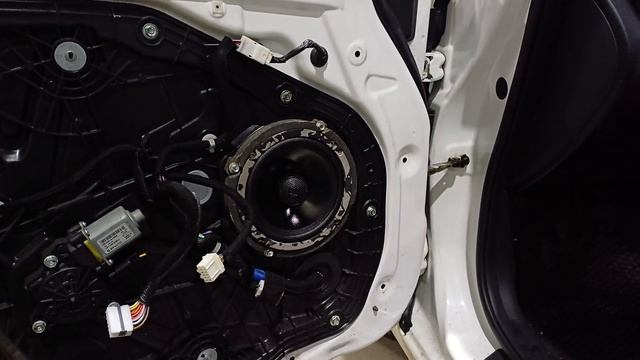 DL Audio Anaconda 165 Coax в Kia Cerato 3, играет от ГУ Midcar без усилителя