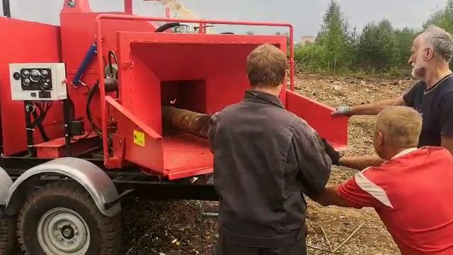 Прицепной измельчитель древесины Моби-300