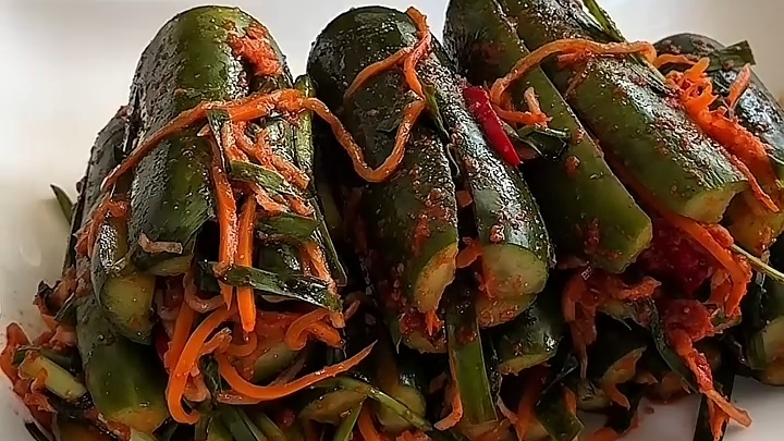 Квашенные Огурцы по-корейски...🥒😋    Рецепт в описании ✍️