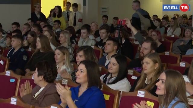 В Ельце наградили лучших представителей волонтёрского движения