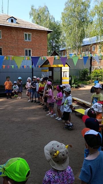 развлечение  ко дню России на свежем воздухе
