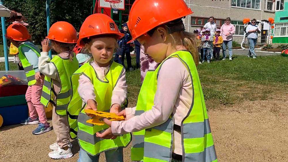 По цехам с соблюдением ПДД