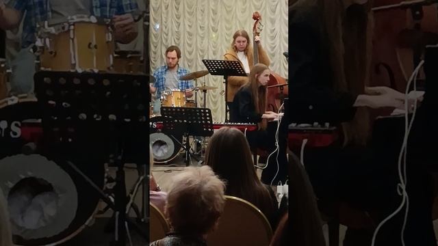 Музыка, музыканты, голос, шоу, предложение услуги, смотрите в описании, всех благ и счастья вам.