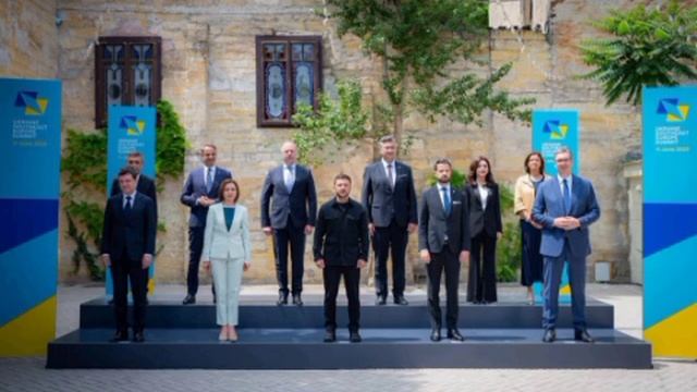 В Одессе начался четвертый саммит Украина – Юго-Восточная Европа , сообщил  Зеленский.
Вучищ крыса