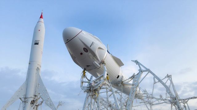 Корабль Crew Dragon с коммерческим экипажем в среду стартует к МКС