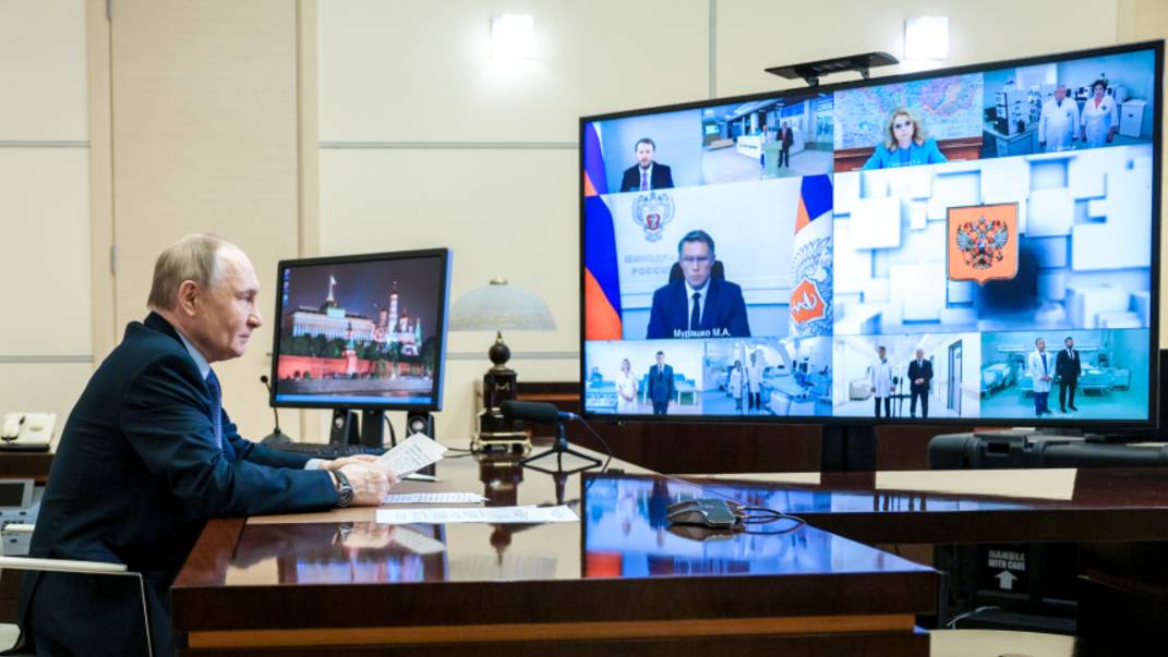 Владимир Путин по видеосвязи открыл ряд крупных больниц и поликлиник по всей стране