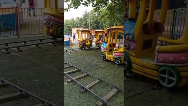 Настя маленький машинист.