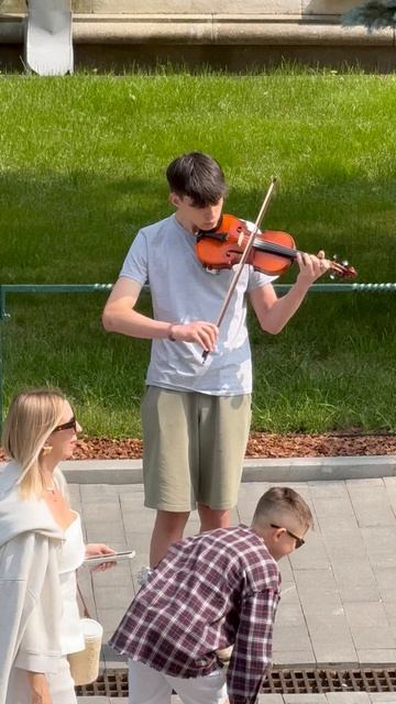 🎻🙍🏻♂️