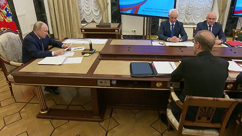 Путин на совещании по госпрограмме вооружений на 2027 – 2036 годы