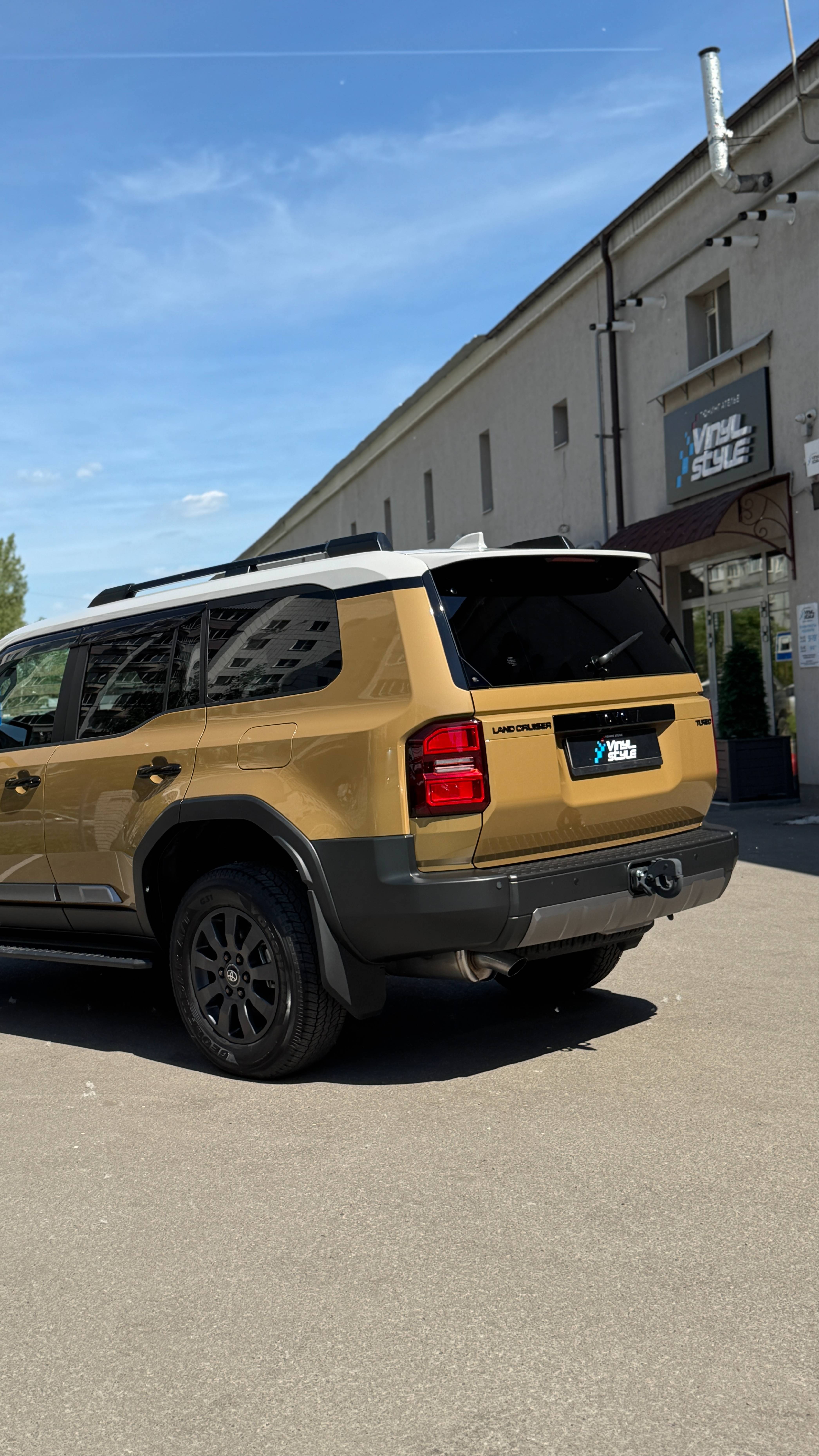 Новый Toyota Land Cruiser Prado - бронирование наиболее уязвимых элементов кузова