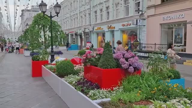 ЛЕТО В МОСКВЕ🥰ГУЛЯЕМ СО СВЕТОЙ В ЦЕНТРЕ МОСКВЫ.Шопинг,Покупки,Кафе,чуть без штанов не остались)