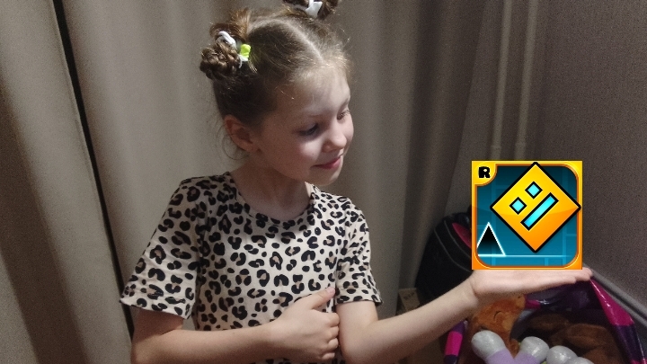 🤯ДАША ИГРАЕТ В Geometry dash! #Даша🛸