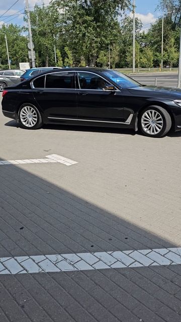 BMW 740le edrive iPerformance.mp4