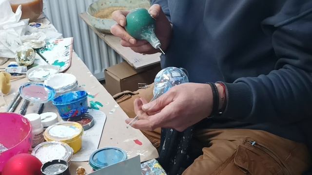 Фабрика ёлочных игрушек в поселке Крестцы