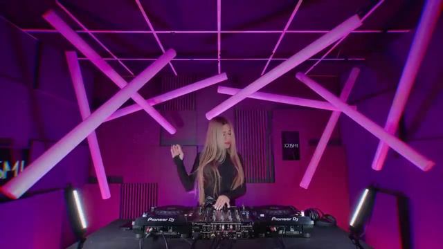 KRISMI - Melodic Techno & Progressive House Mix