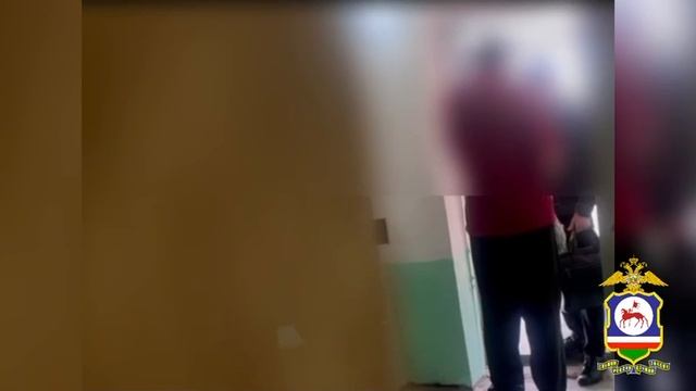 Якутские полицейские с поличным задержали пособника аферистов, обманувших пенсионера на 4 млн рублей