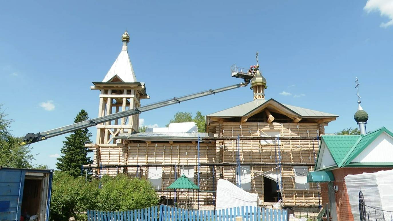 В селе Верхний Багряж Заинского района продолжается восстановление древней церкви
