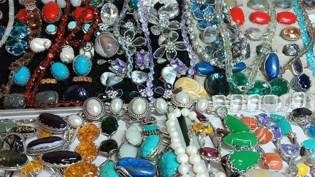 Украшения из камня 89235745055.