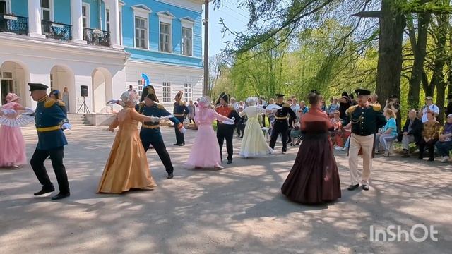 Фрагменты реконструкции приезда Александра1 в Вологду/ бальные танцы